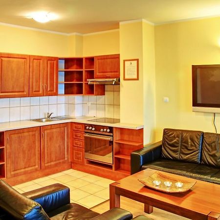 Apartamenty & Restauracja Janus Elk Ngoại thất bức ảnh