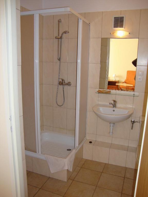 Apartamenty & Restauracja Janus Elk Ngoại thất bức ảnh